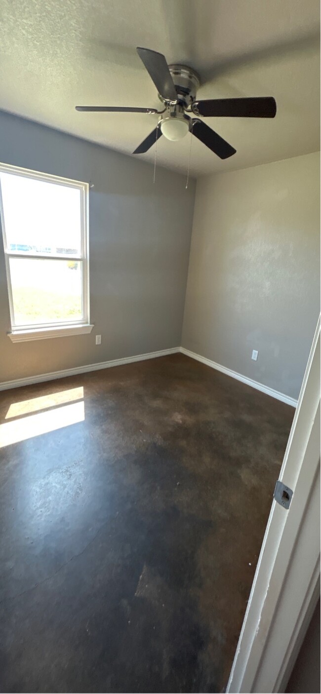 Building Photo - 145 Quail Meadows Dr