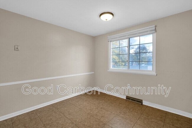 Building Photo - 298 Joe McCarthy Dr