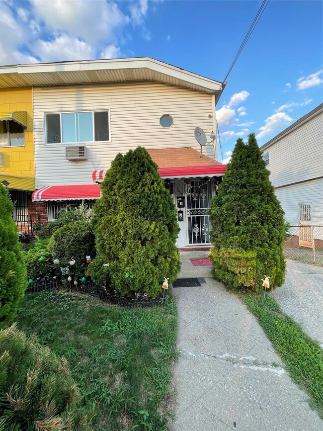 Primary Photo - 709 Pine St