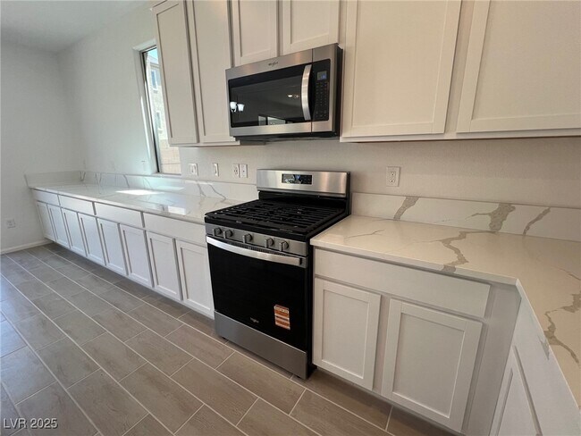 Building Photo - 7470 S Pioneer Way