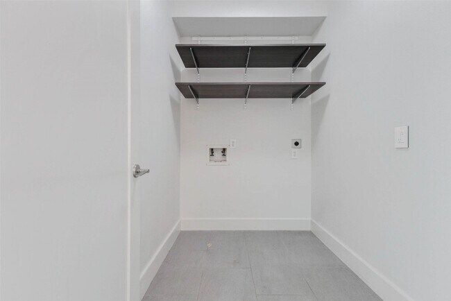 Building Photo - 1222 Marconi St