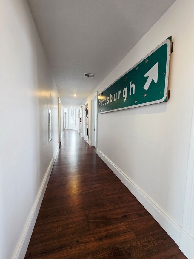 Building Photo - 9 Bailey Ave