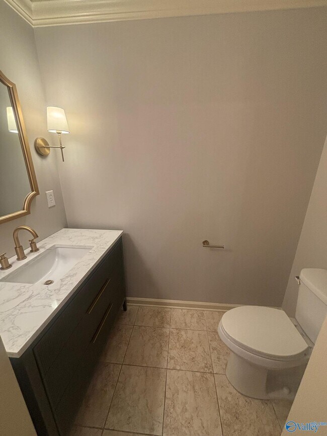 Building Photo - 1308 McClung Ave SE