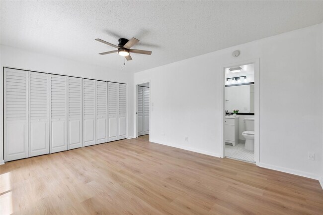 Building Photo - 457 Mansfield I
