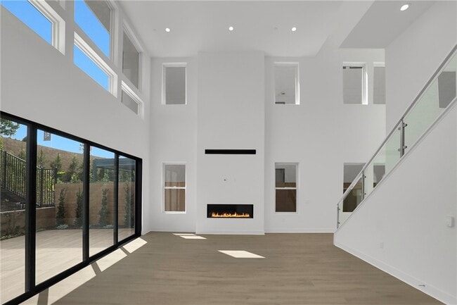 Building Photo - 168 Creation