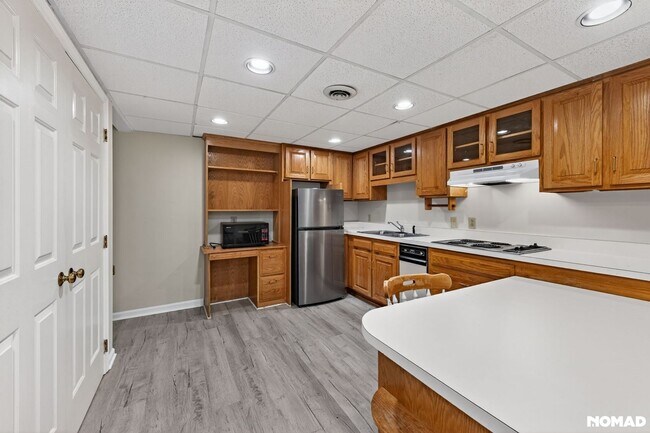 Building Photo - 4131 Kaplan Dr