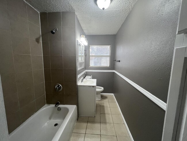 Building Photo - 5504 Wheaton Dr