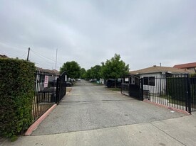 Building Photo - 13827 LA