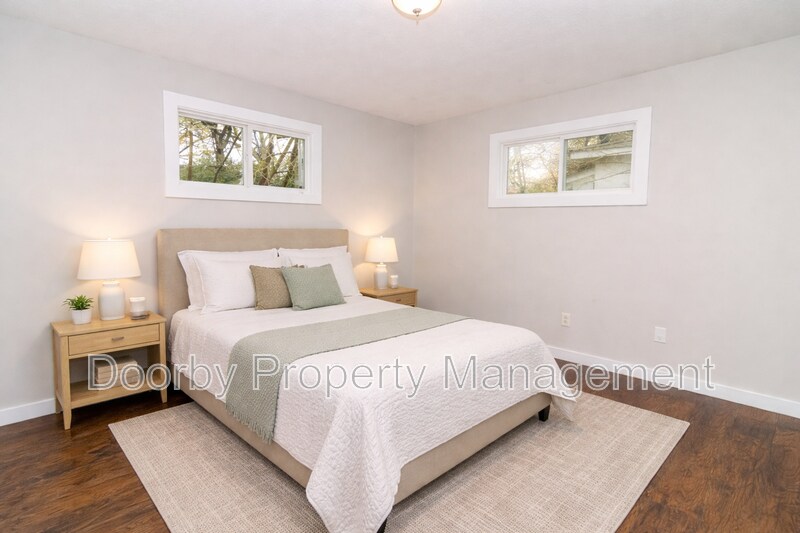 Building Photo - 1104 N Hawthorne St