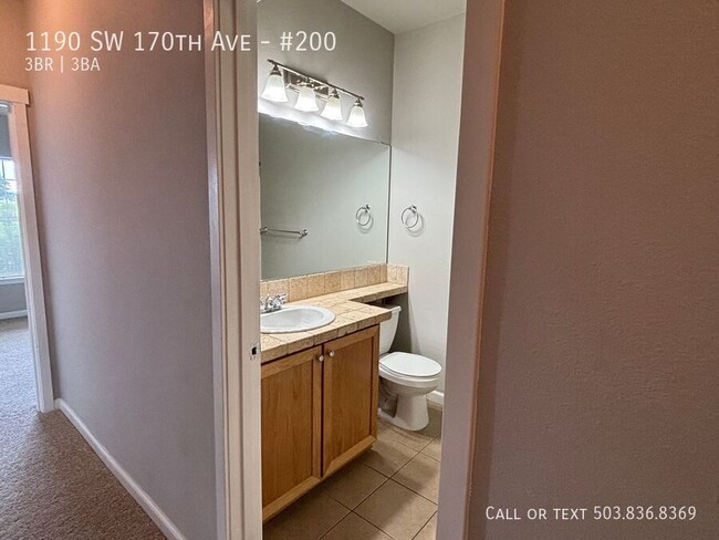Building Photo - 1190 SW 170th Ave