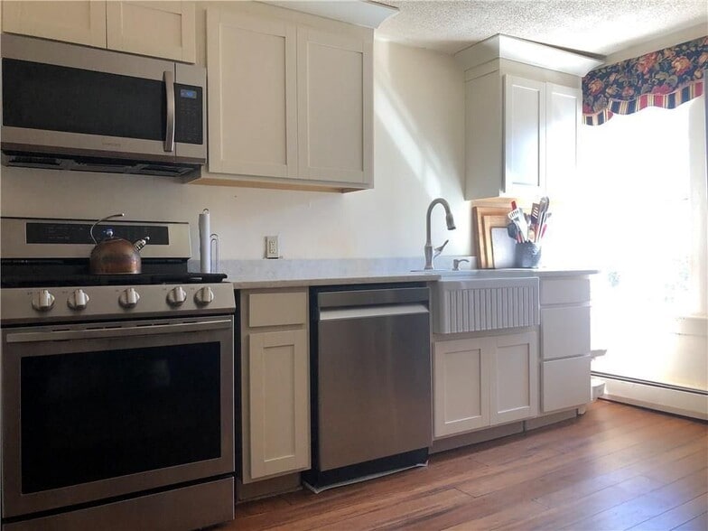 Building Photo - 12 Washington St