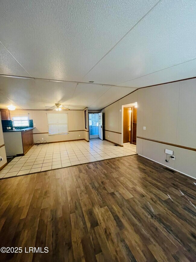 Building Photo - 153 Middlefield Cir