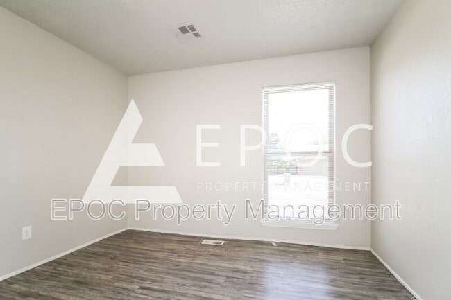 Building Photo - 2621 SW 99th St