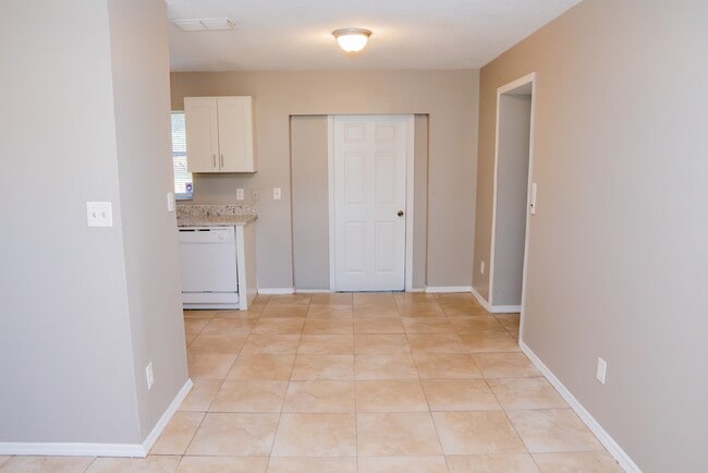 Building Photo - 1483 Elderton Dr