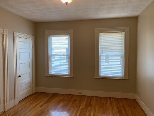 Building Photo - 14 Marlboro St