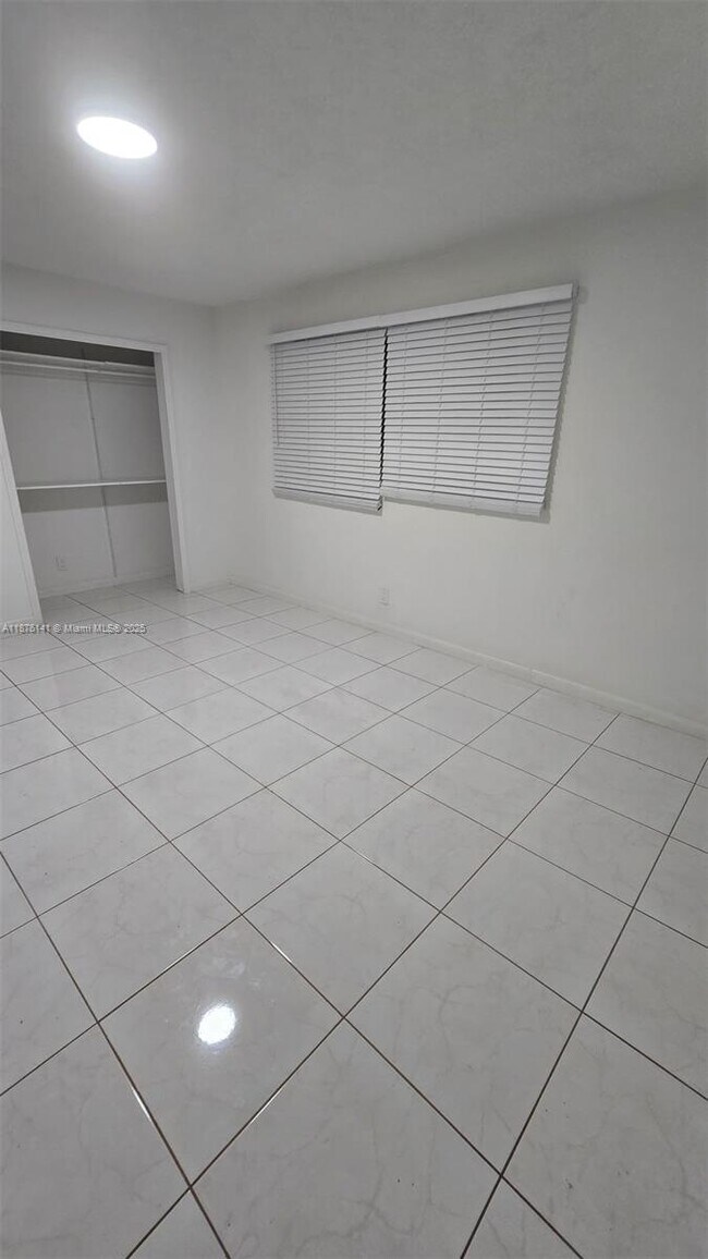 Building Photo - 15120 SW 87th Ave