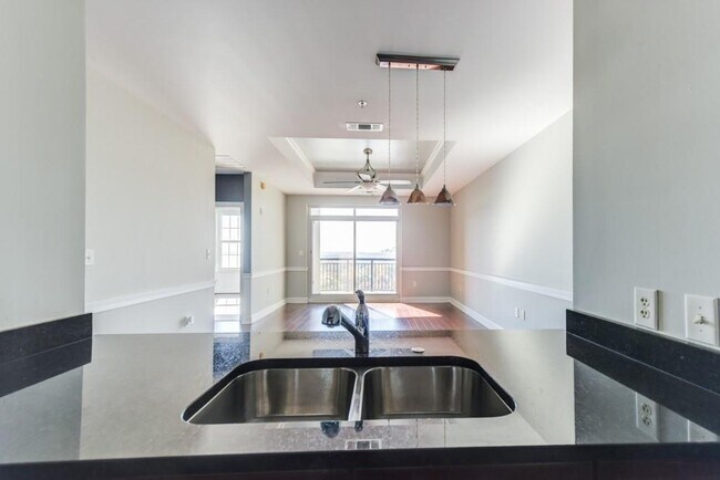 Building Photo - 325 East Paces Ferry Rd NE