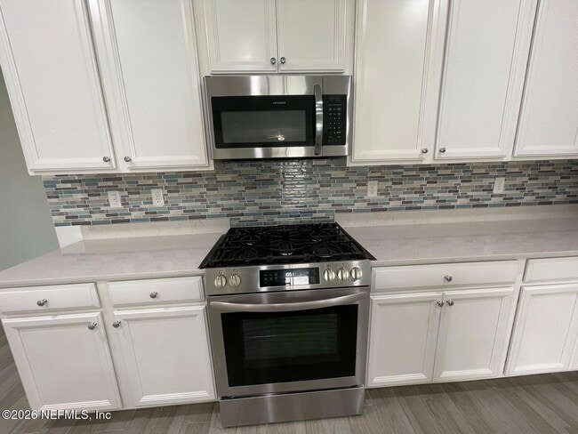 Building Photo - 182 Pine Candle Way