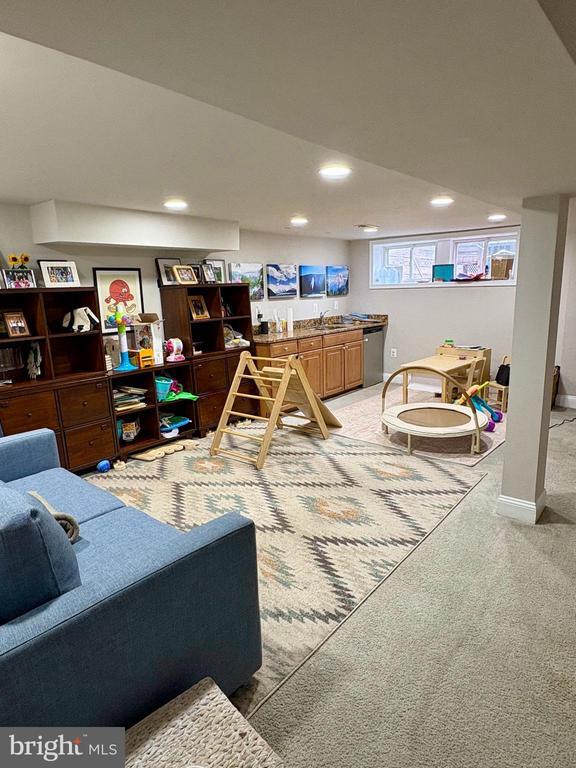 Building Photo - 1011 8th St NE