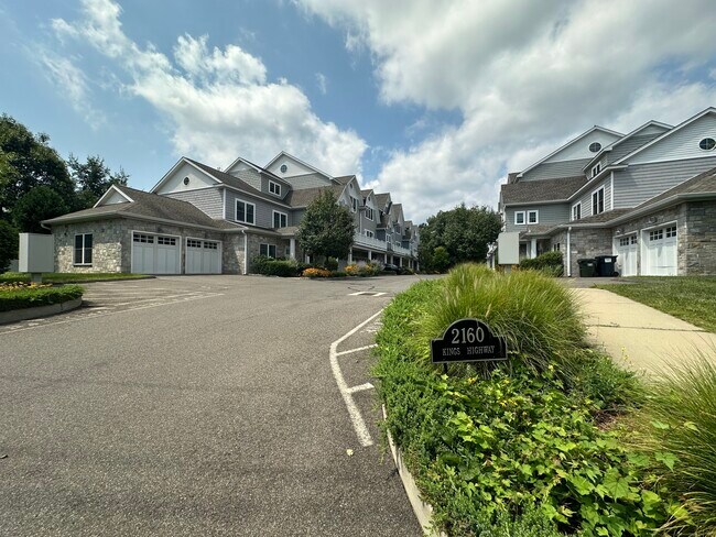 Building Photo - 2160 Kings Hwy