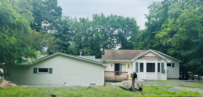 Building Photo - 302 S Mountain Rd