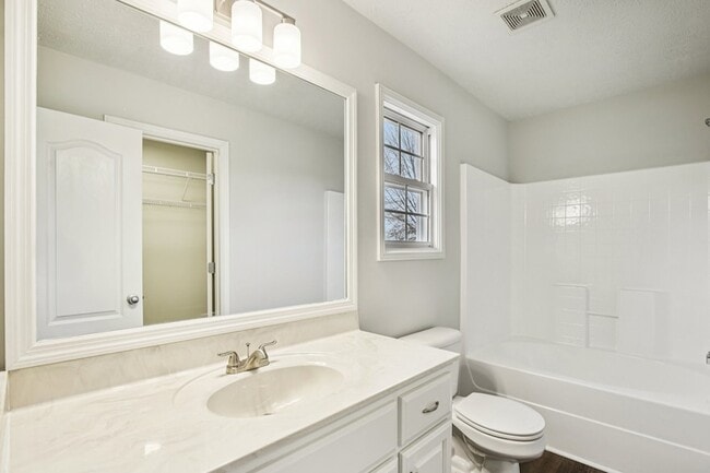 Building Photo - 205 Christine Dr