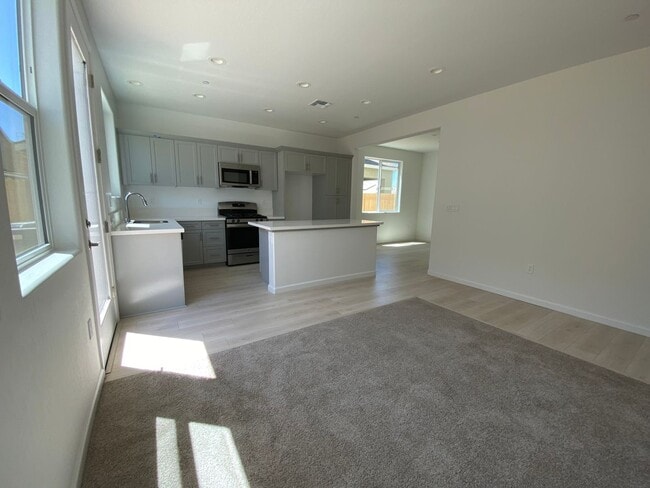 Building Photo - Spacious 4-Bedroom New Build in Prime Nort...