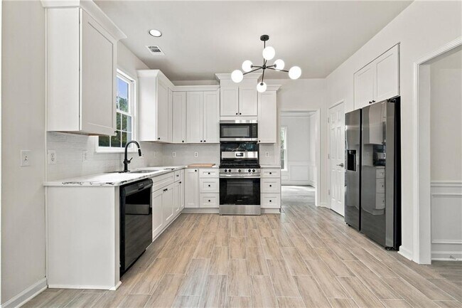 Building Photo - 2280 Orleans Ave
