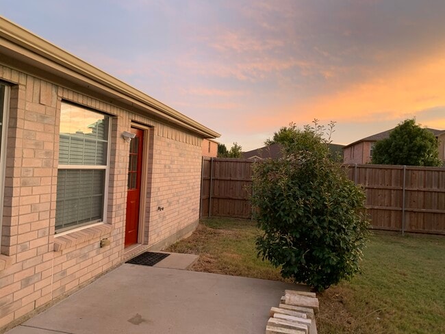 Building Photo - 1600 Jester Ct