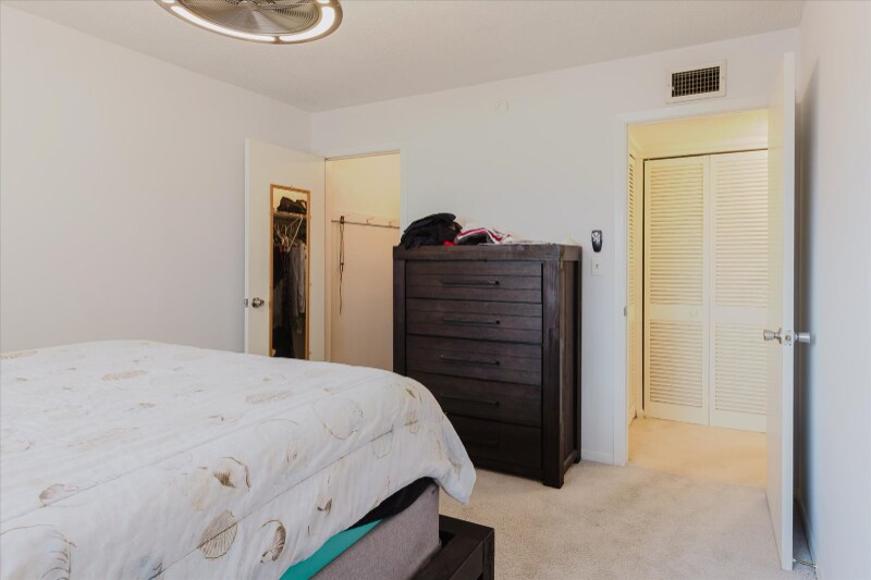 Building Photo - 2348 Shelley St