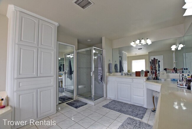 Building Photo - 4 br, 3.5 bath House - 26 Dolores Ct.