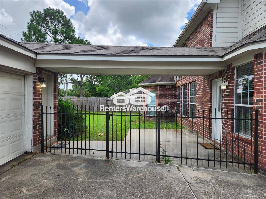 Building Photo - 17406 Autumn Oak Way