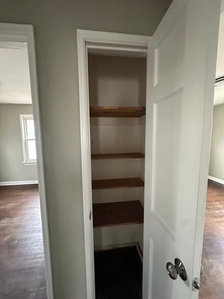 Building Photo - 2018 Raven Dr