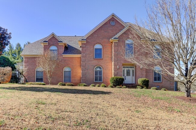 Building Photo - Farragut 37934 - 4 bedroom, 2.5 bath home ...