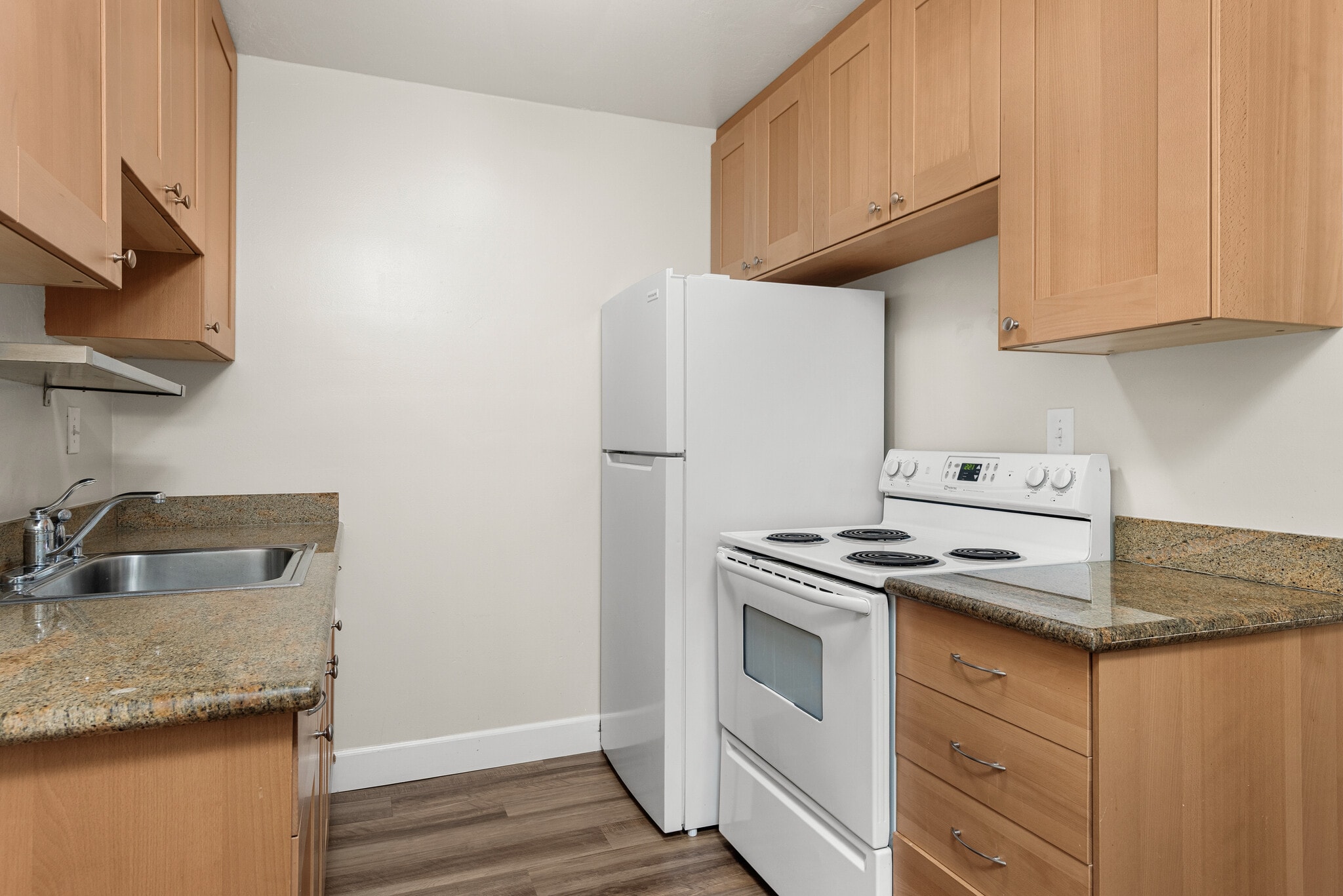 Building Photo - 2555 Sir Francis Drake Blvd