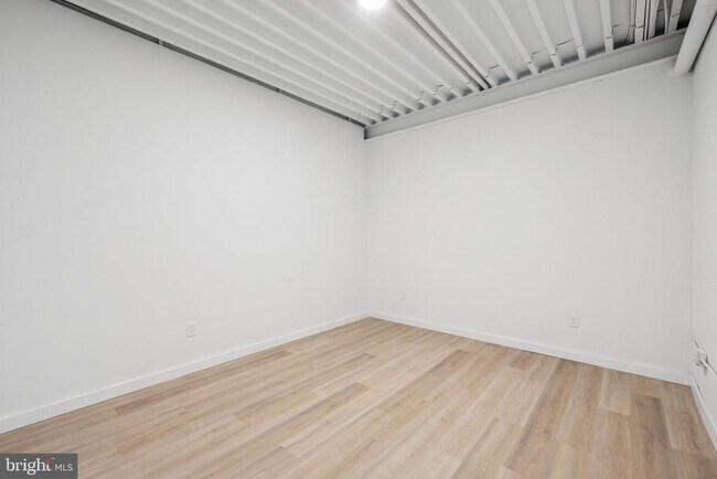Building Photo - 1116 N Bodine St