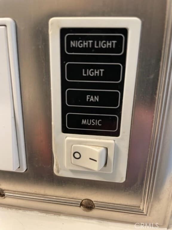 Building Photo - 194 Vía Contento