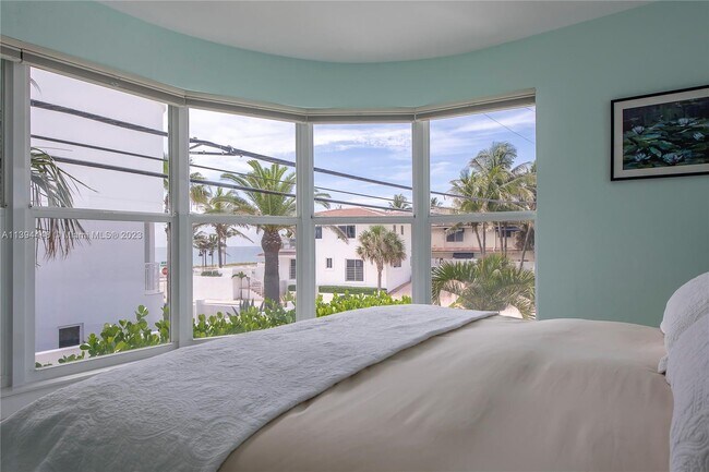 Building Photo - 3327 NE 15th Ct