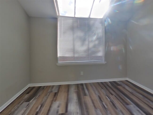 Building Photo - 7114 River Garden Dr