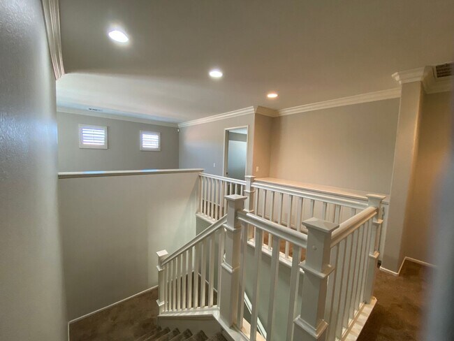 Building Photo - 28595 Autumn Ln