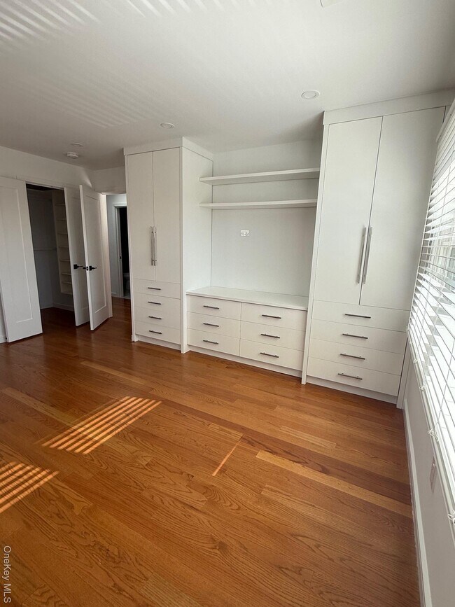 Building Photo - 215-15 17th Ave