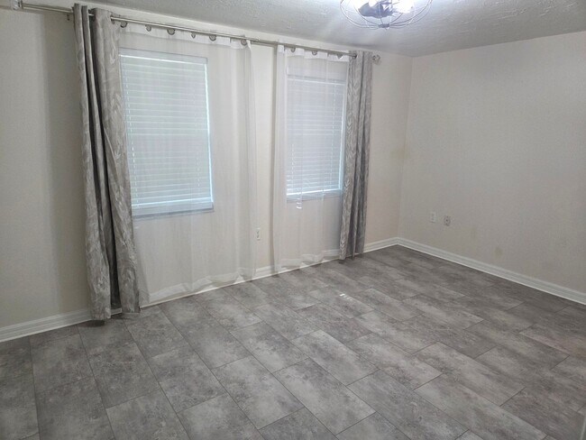 Building Photo - 3922 Cochise Terrace