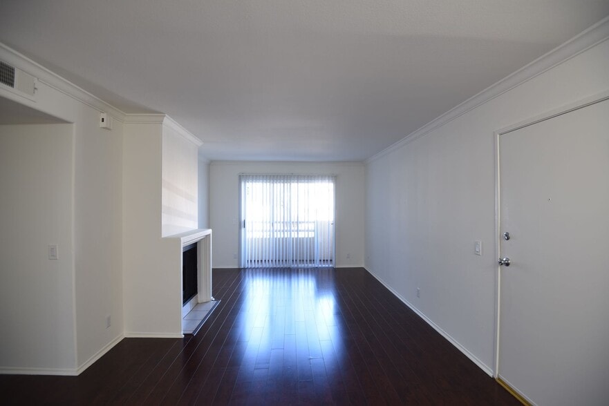 Building Photo - 6041 Fulton Ave
