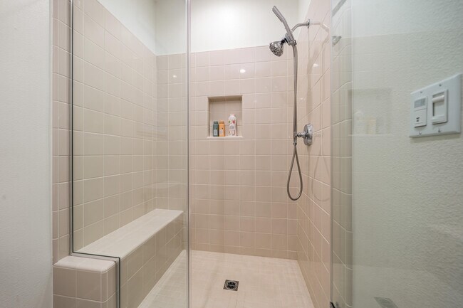 Building Photo - 81805 Four Seasons Pl