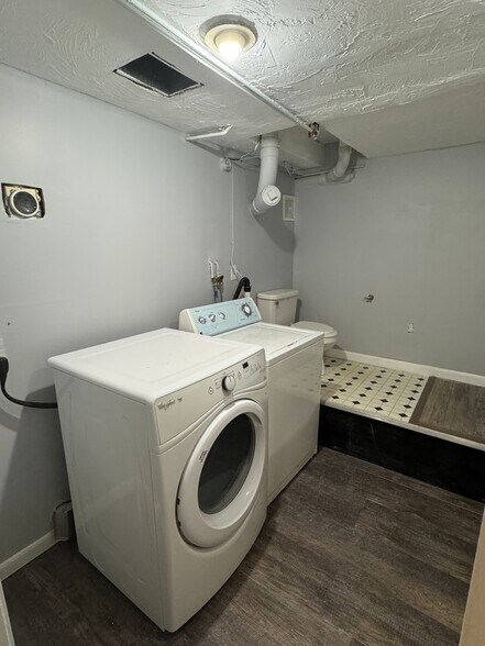 Building Photo - 258 Coburn Ave