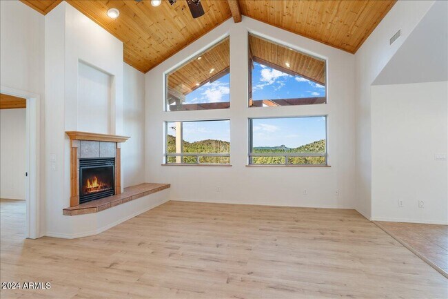 Building Photo - 1280 Majestic Vw Dr