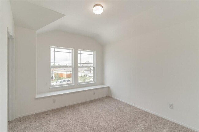 Building Photo - 233 Trailside Ln