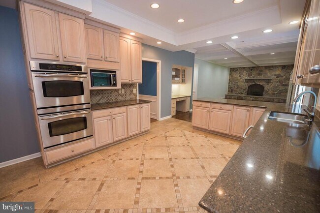 Building Photo - 5482 Royal Mile Blvd