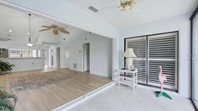 Building Photo - 5350 Myrtle Wood