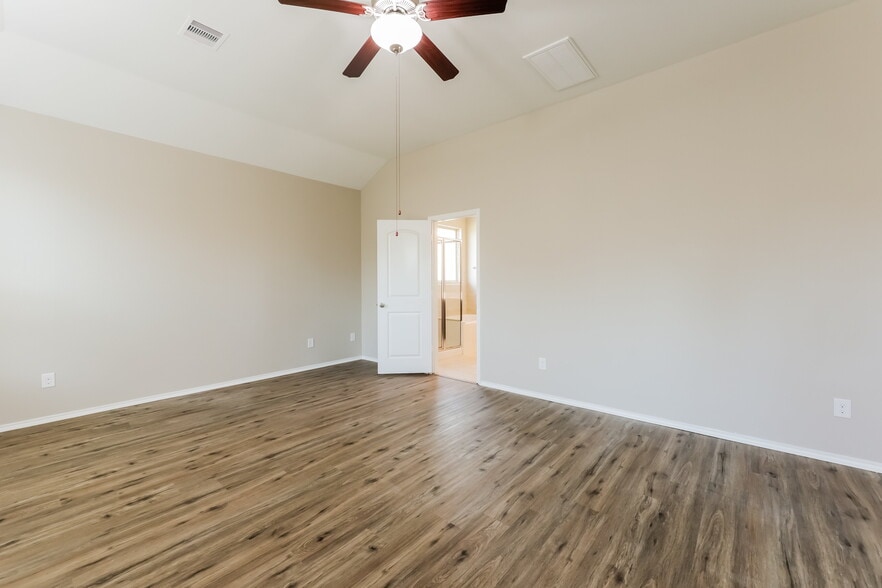 Building Photo - 5647 Claymore Meadow Ln